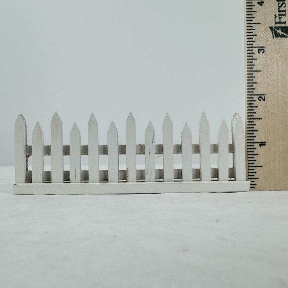 Vtg Christmas Village Accessories 3 Miniature Figurines 2 White Picket Fence - Picture 10 of 16